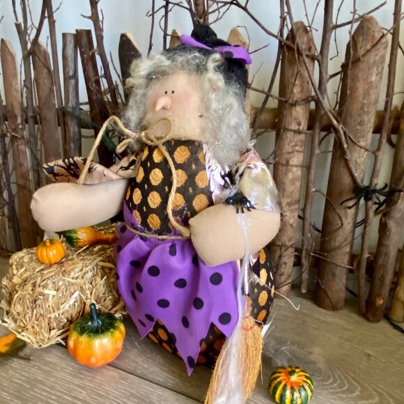 VINTAGE -1993 Collectable Creations -WITCH, by Hoiland Charlotte Brown - Rare - Picture 4 of 8